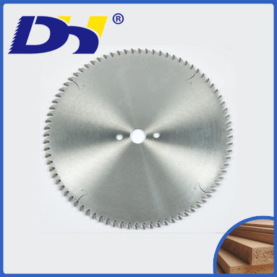 【精密裁板機(jī)鋸片】的壽命長(zhǎng)短，在于它的護(hù)養(yǎng)