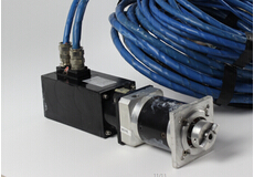 讓伺服電機(jī)振動(dòng)減弱，滿足要求，這樣做